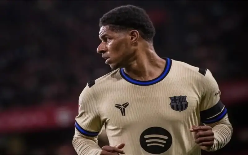 سبورت: “عائق كبير” يمنع راشفورد من الاستمرار مع برشلونة